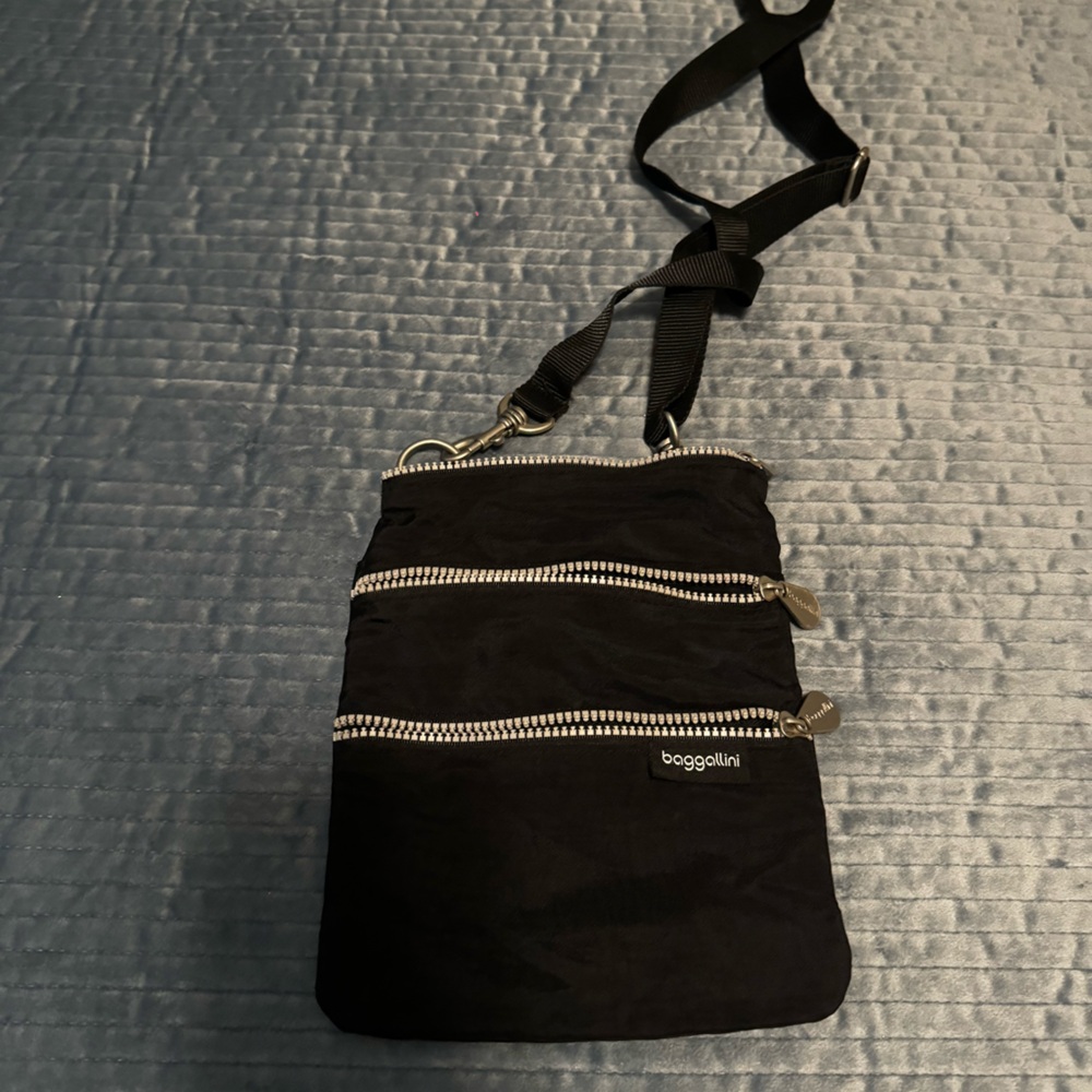 Purse - Picture 1 of 3